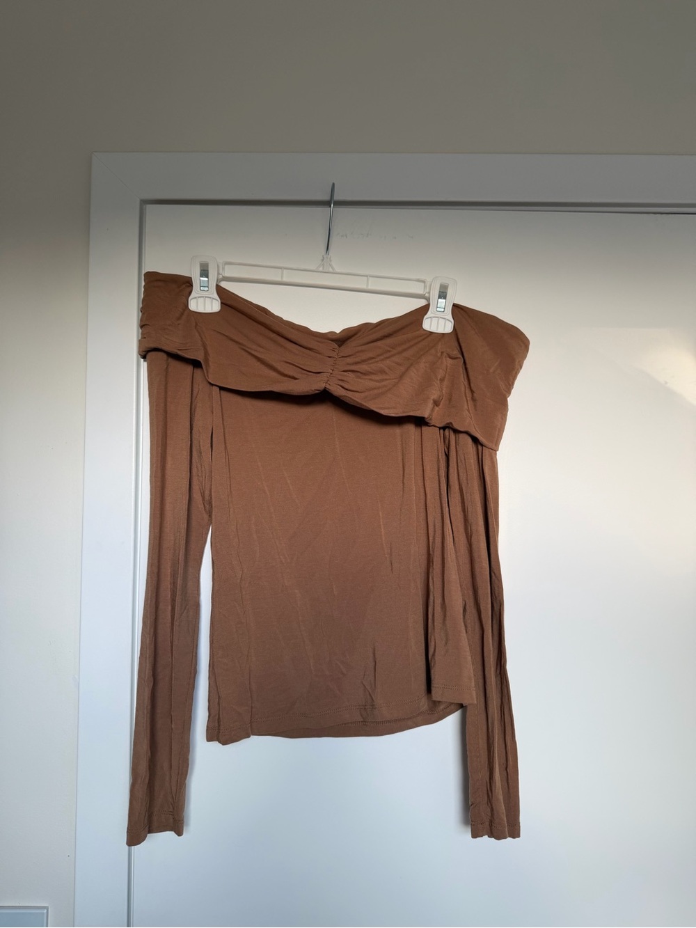 Aritzia Brown Off-Shoulder Twist Front Long Sleeve Top